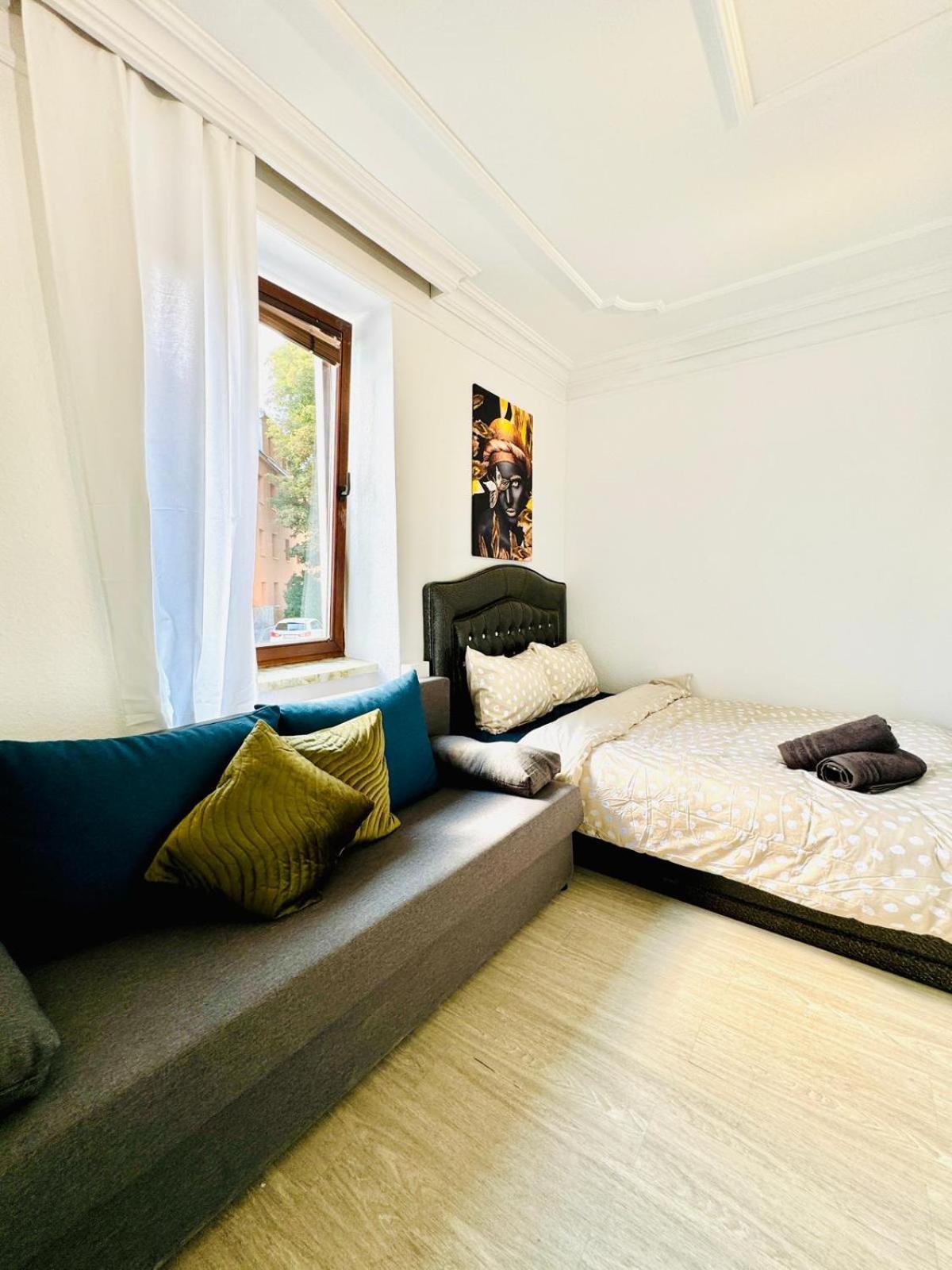 Very Spacious Apartment For Up To 7P With Great Location Вена Экстерьер фото