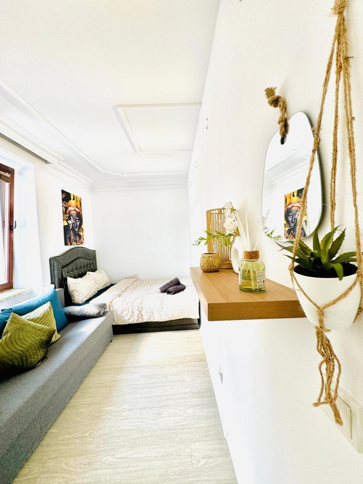 Very Spacious Apartment For Up To 7P With Great Location Вена Экстерьер фото