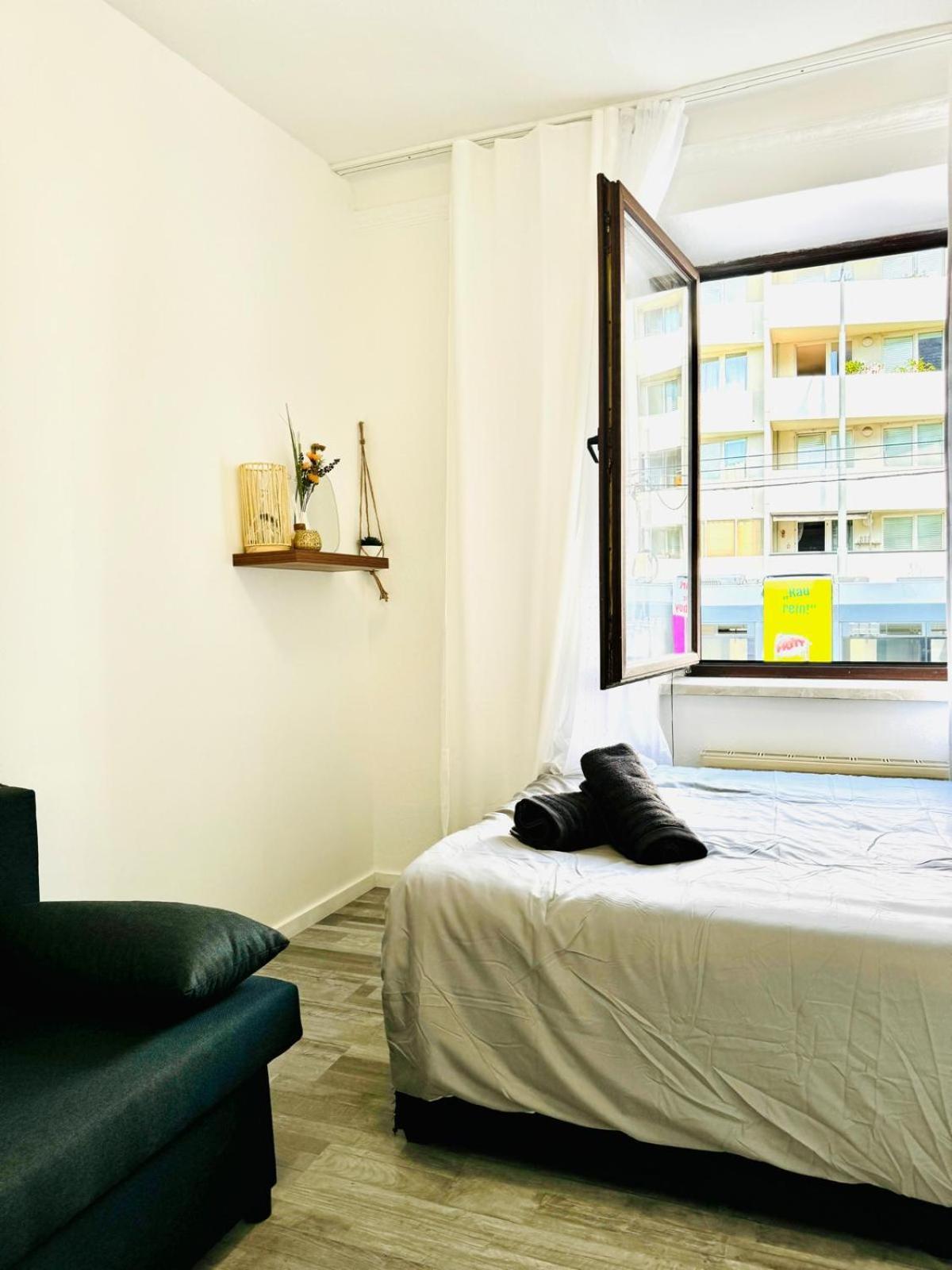 Very Spacious Apartment For Up To 7P With Great Location Вена Экстерьер фото